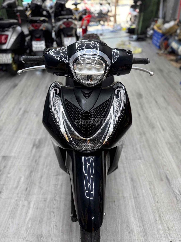 Siêu phẩm Sh mode 2024 odo cực thấp,máy êm.có góp6. Mua bán Xe máy tại Quận Thanh Khê Đà Nẵng được đăng bởi Hoài Vespa hình 2