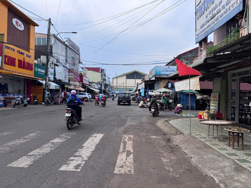 Cho thuê mặt bằng kinh doanh, nhà nguyên căn tại Gia Nghĩa. Cho thuê Văn phòng, Mặt bằng kinh doanh tại Thành phố Gia Nghĩa Đắk Nông được đăng bởi Lê Hùng hình 3