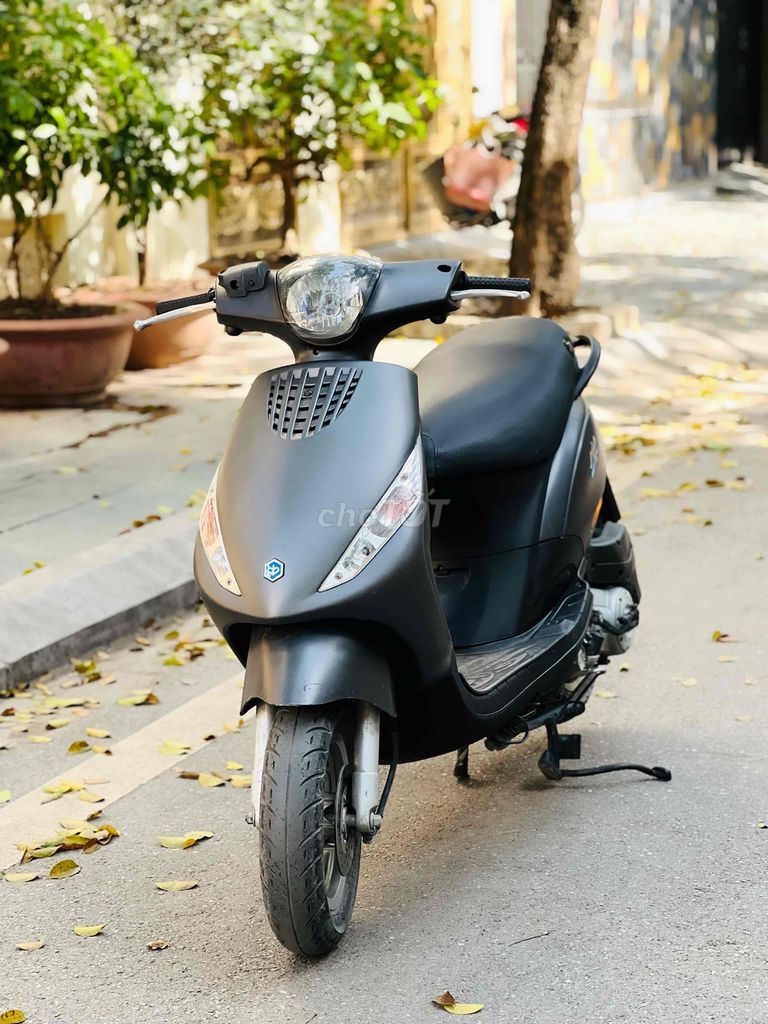 PIAGGIO ZIP 100cc MÀU GHI XÁM ĐỜI CAO 2022. Mua bán Xe máy tại Quận Cầu Giấy Hà Nội được đăng bởi Đỗ Mai hình 2