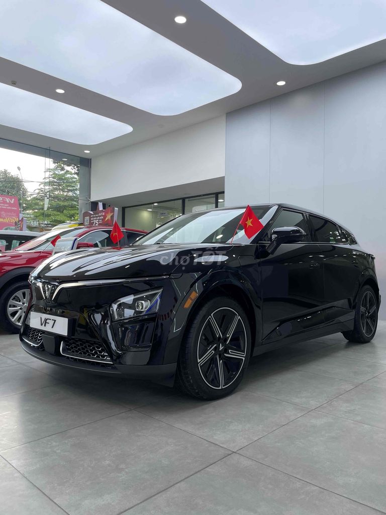 VinFast VF7 2025 xe sẵn, lãi suất từ 4.8%/3năm. Mua bán Ô tô tại Quận 12 Tp Hồ Chí Minh được đăng bởi Vinfast Phan Trọng Tuệ Q12 hình 2