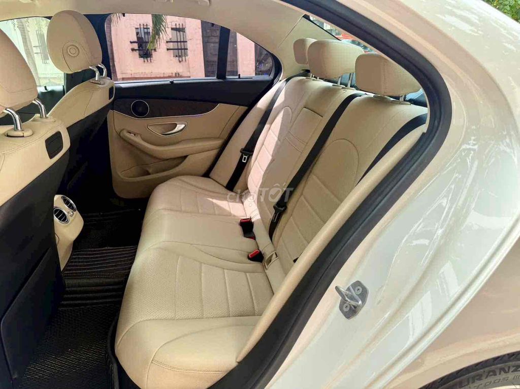 Mercedes Benz C Class 2018 55kml 1 chủ. Mua bán Ô tô tại Quận 7 Tp Hồ Chí Minh được đăng bởi Mua bán xe sang hình 4