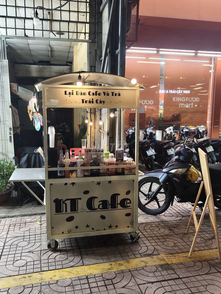 Xe đẩy bán hàng Kim loại màu kem. Mua bán Đồ chuyên dụng, Giống nuôi trồng tại Quận 8 Tp Hồ Chí Minh được đăng bởi Bốp bốp Nguyen hình 1