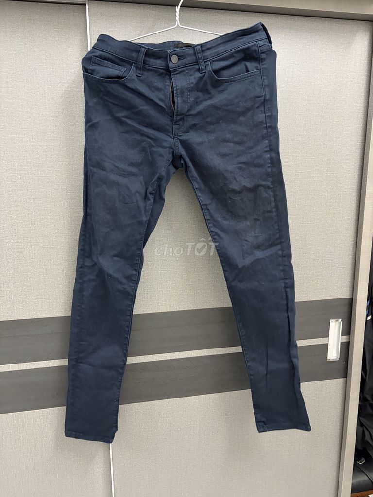 Quần jeans Uniqlo Nam size 31 Xanh đen. Mua bán Quần áo tại Thành phố Biên Hòa Đồng Nai được đăng bởi Vinh Nguyen hình 1