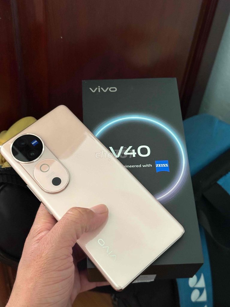 Vivo V40 5G 256GB Vàng hồng fullbox cần bán. Mua bán Điện thoại tại Thành phố Thủ Dầu Một Bình Dương được đăng bởi Hoàng hải hình 1