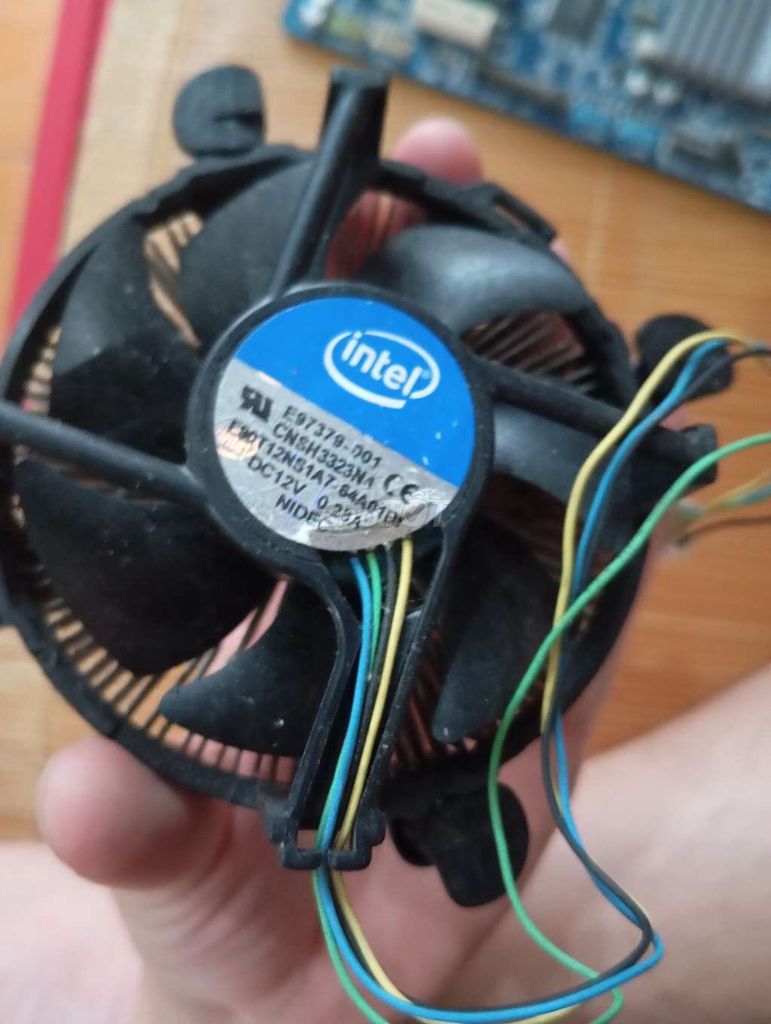 Quạt tản nhiệt CPU Intel E97379-001 đã sử dụng. Mua bán Phụ kiện (Màn hình, Chuột...) tại Huyện Sóc Sơn Hà Nội được đăng bởi Đạt Thành hình 1