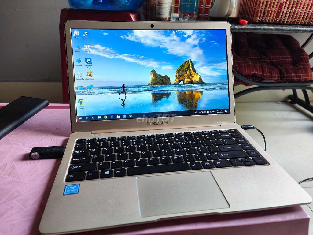 Laptop masstel L133 ssd 32gb