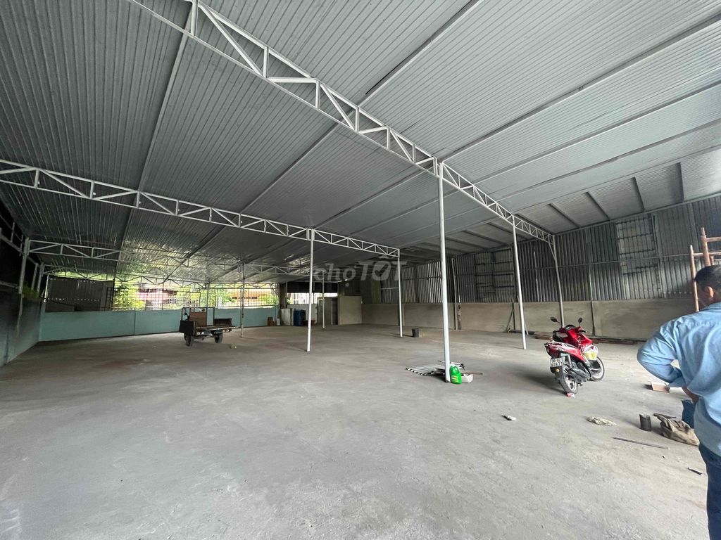 mbkd/kho/xưởng 400m2 đường cont quốc lộ 13