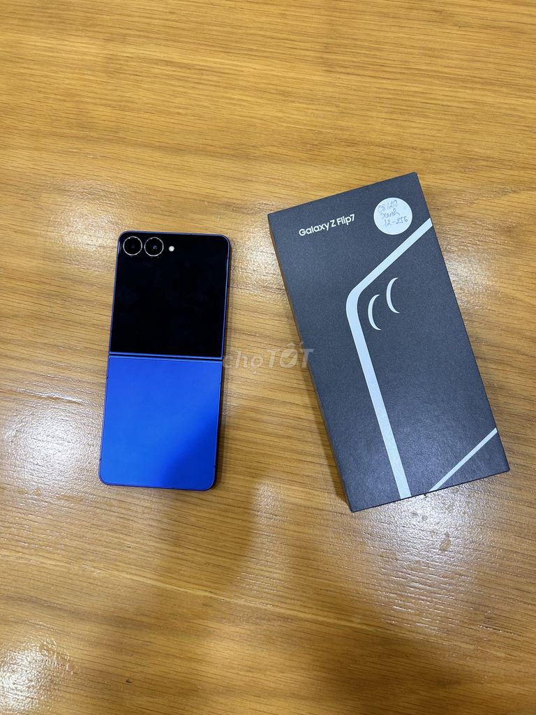 Samsung Z Flip 7 256GB Xanh 99 SSVn. Mua bán Điện thoại tại Quận Thanh Khê Đà Nẵng được đăng bởi 2C MOBILE hình 1