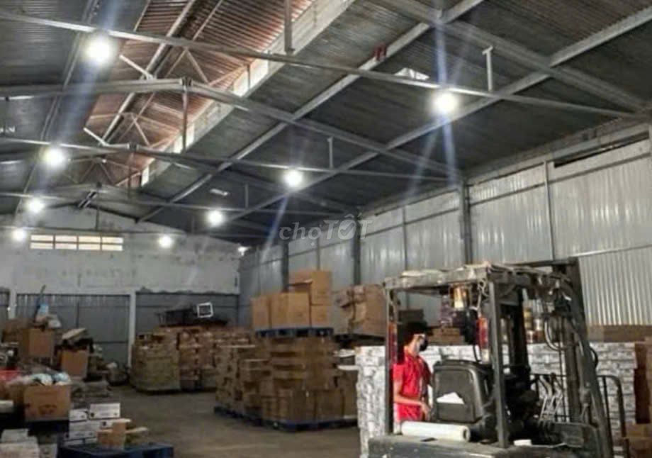 Kho xưởng bãi cho thuê Quận 7 , TP. HCM DT 150m2 trần cao 7m có pccc .