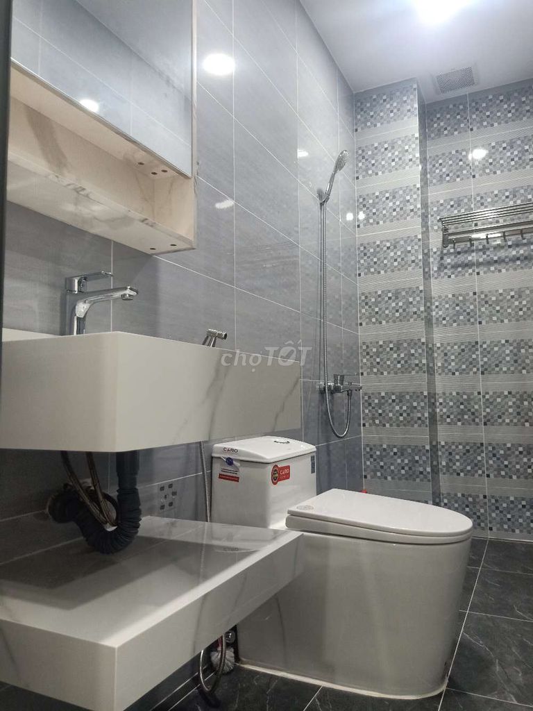 Сдаю абсолютно новую элитную комнату 30м² для девушек, с мебелью