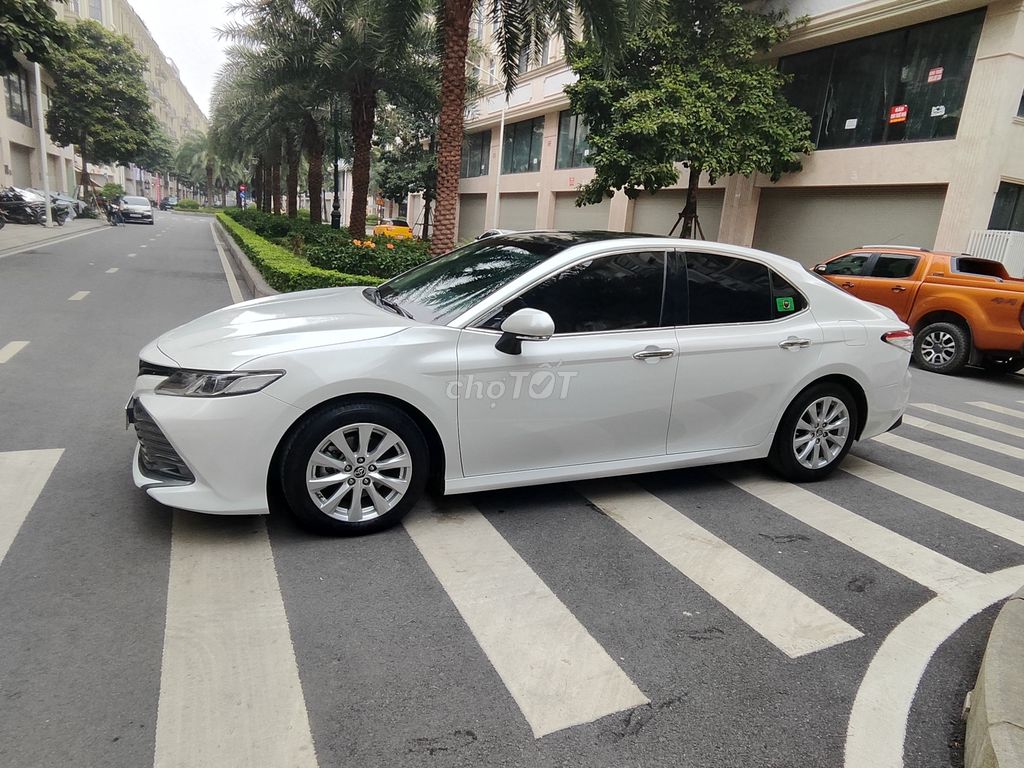 Toyota Camry 2020 2.0G,nhập khẩu chính chủ như mới