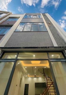 Townhouse 62 m² · 4 bed · Đường Quốc lộ 13