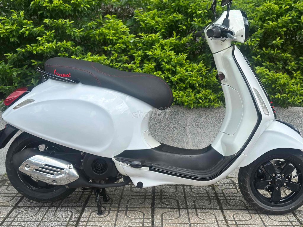 Vespa Primavera 125 3Vie 2014 Trắng Sporty BSTP 9c. Mua bán Xe máy tại Thành phố Thủ Đức Tp Hồ Chí Minh được đăng bởi Xe Máy Sơn Thủ Đức hình 4