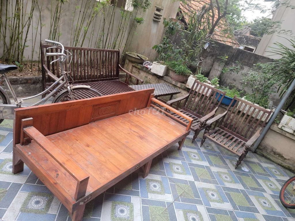 Bộ bàn ghế Gỗ lim màu Nâu. Mua bán Bàn ghế tại Quận Cầu Giấy Hà Nội được đăng bởi Hoàng Luu hình 1