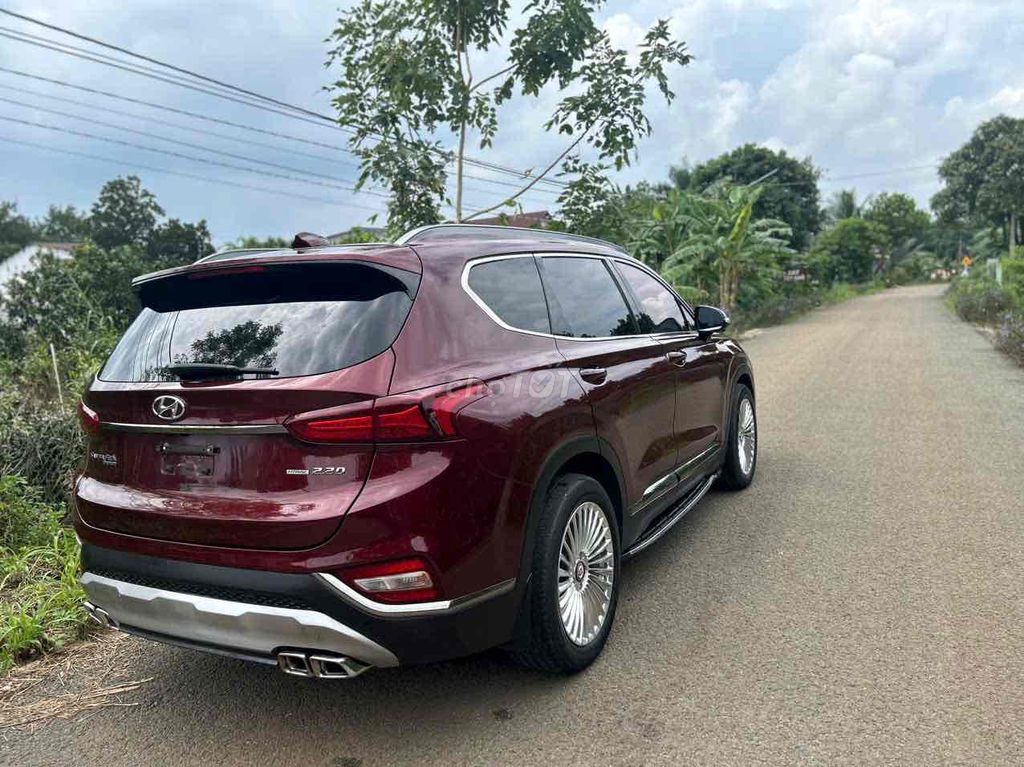 Hyundai Santa Fe 2020 2.2L Premium - 80000 km. Mua bán Ô tô tại Huyện Bàu Bàng Bình Dương được đăng bởi Trần Văn Quang hình 2