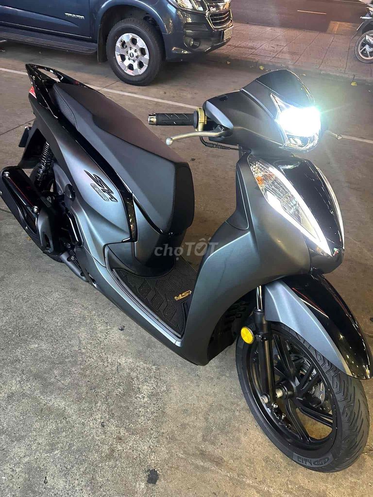 Honda SH 300i Италия 2017 ABS, хошиминский номер, 1 хозяин (отличное сост.)