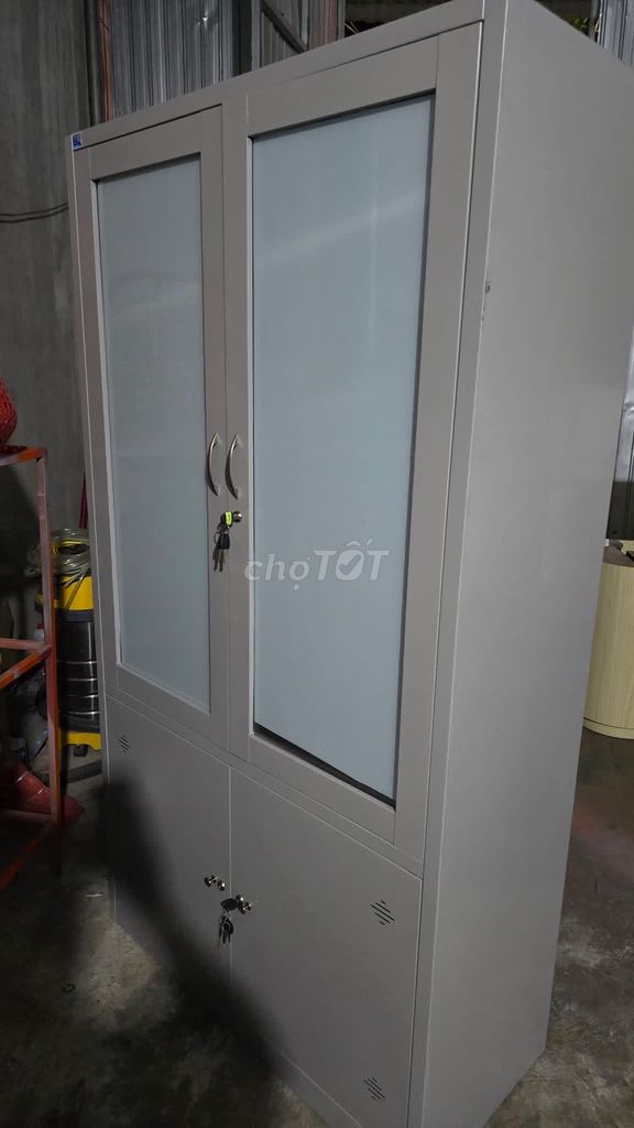 Tủ Sắt Văn Phòng Xám Khóa An Toàn. Mua bán Đồ dùng văn phòng tại Quận Cẩm Lệ Đà Nẵng được đăng bởi Dũng Quốc Đoàn hình 1