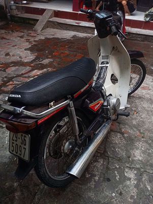 9Nhãn hiệu: HONDA
Loại xe: Nữ
 Dung tích: 97. Mua bán Xe máy tại Huyện Đông Anh Hà Nội được đăng bởi Hoang Anh