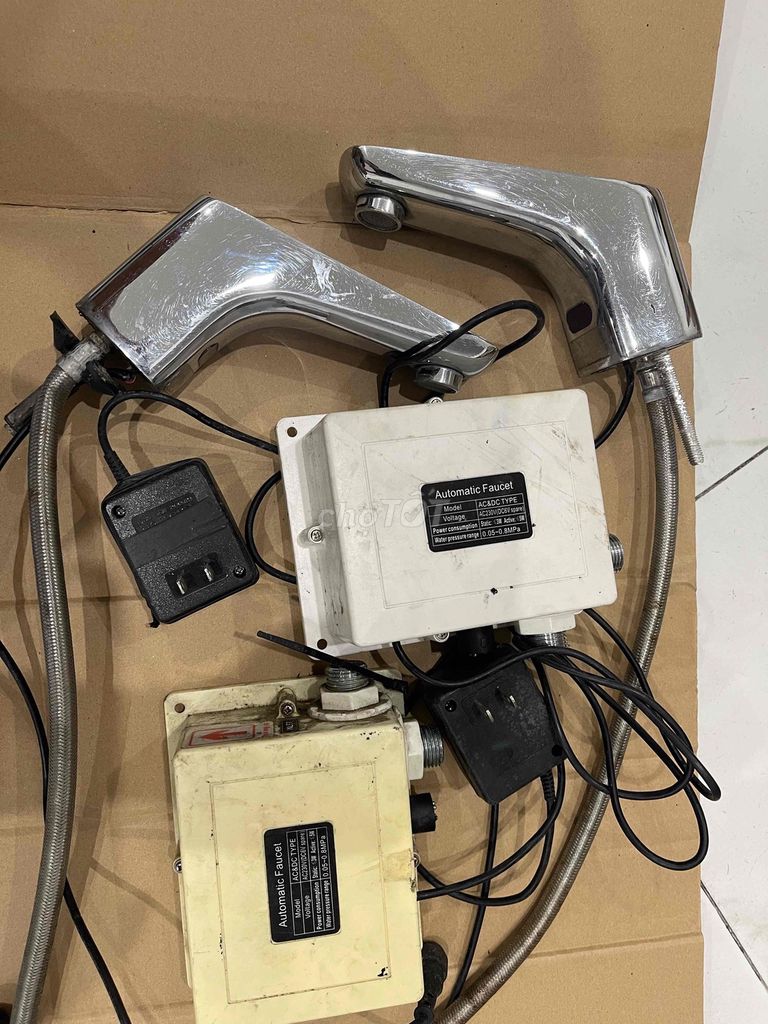 Vòi rửa Caesar A912 Kim loại Bạc cũ. Mua bán Thiết bị vệ sinh, nhà tắm tại Quận Liên Chiểu Đà Nẵng được đăng bởi Thiết bị điện hình 1