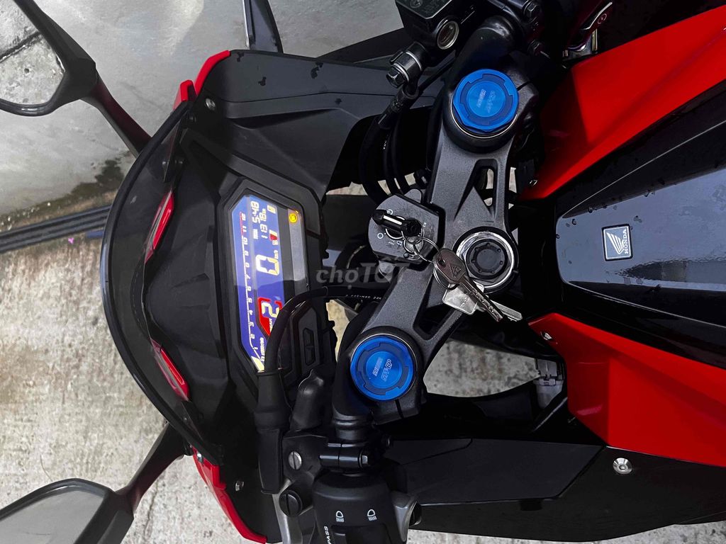 HONDA CBR 150R - 2023 Chính chủ / Biển 43. Mua bán Xe máy tại Quận Ngũ Hành Sơn Đà Nẵng được đăng bởi Nguyễn Việt Long hình 4