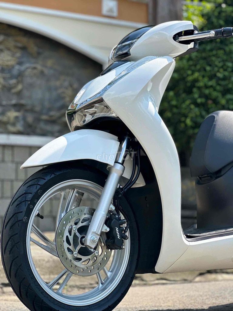 Honda SH 160i 2025 Trắng 1000 km. Mua bán Xe máy tại Quận Gò Vấp Tp Hồ Chí Minh được đăng bởi CHXM 86 chuyên bán xe trả góp hình 18