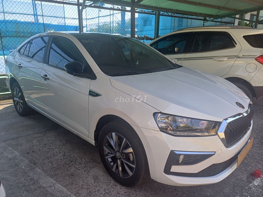 Шкода Славия Амбиция 1.0 TSI белая 15,005 км