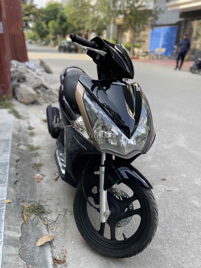 Honda Air Blade Đen Vàng đồng Đã sử dụng. Mua bán Xe máy tại Quận Hải An Hải Phòng được đăng bởi AN KHANG hình 6