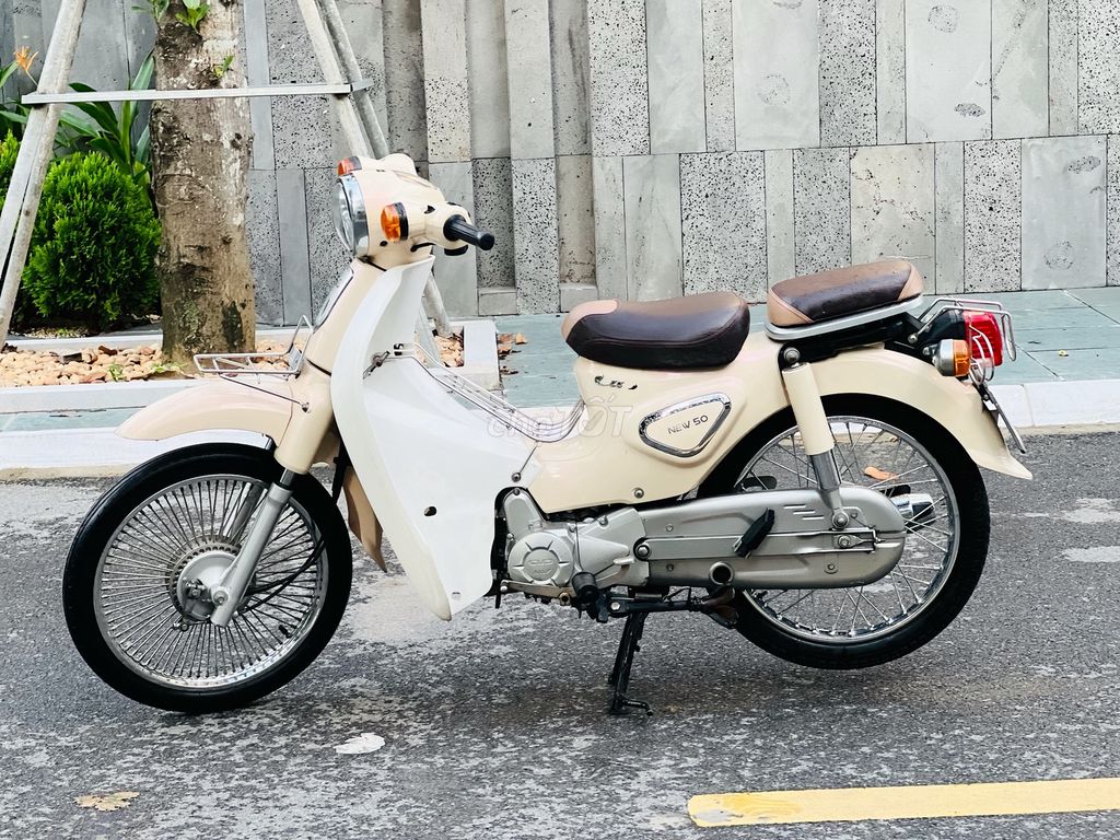 Honda Cub 50cc ĐÈN LED BIỂN HÀ NỘI CHÍNH CHỦ. Mua bán Xe máy tại Quận Cầu Giấy Hà Nội được đăng bởi Mai Thu Huyền hình 6