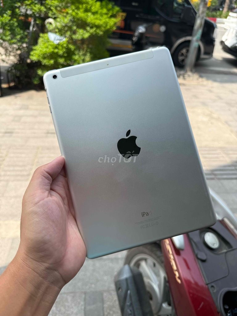 Apple iPad Air 1 Bạc. Mua bán Máy tính bảng tại Quận Long Biên Hà Nội được đăng bởi Tuân  hình 1