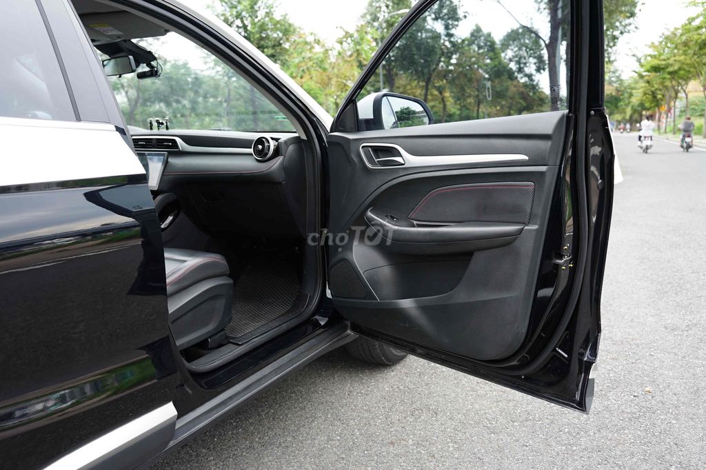 SUV MG ZS 2022 - odo 2v siêu lướt, có bank 70%. Mua bán Ô tô tại Thành phố Thủ Đức Tp Hồ Chí Minh được đăng bởi Thi Moto Thủ Đức hình 13