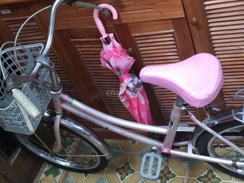 Xe 20inch nguyên bản ko hỏng gì rất chắc chắn,. Mua bán Xe đạp tại Quận Hà Đông Hà Nội được đăng bởi Anh Tiến hình 4