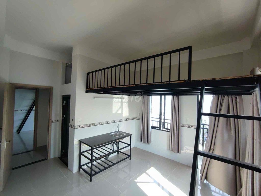 TRỐNG SẴN PHÒNG GÁC CAO - CÓ BANCOL SIÊU THOÁNG - GẦN ĐH HUIT - AEON.