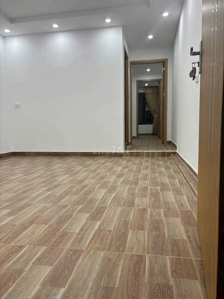 4-й этаж в аренду 100м2, 4 спальни, Тхань Сюань