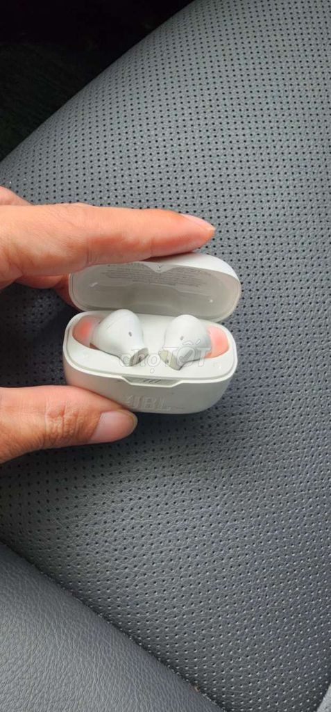 Tai nghe Bluetooth JBL 230NC TWS Trắng. Mua bán Tivi, Âm thanh tại Quận Ngũ Hành Sơn Đà Nẵng được đăng bởi Ngoc ha hình 1