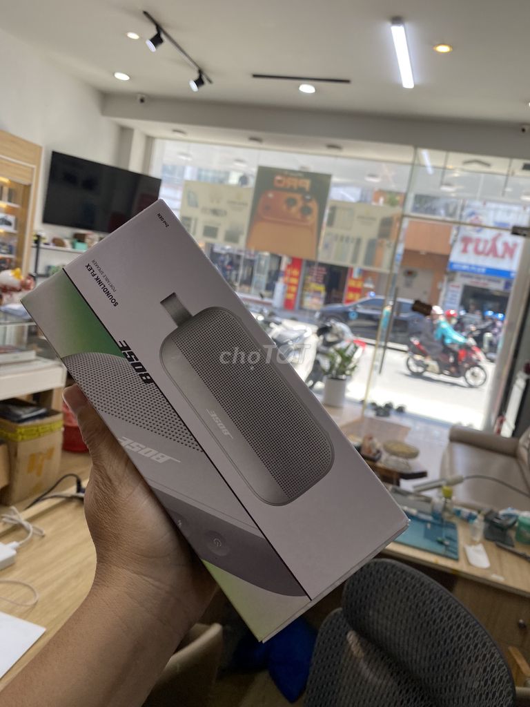 Loa di động Bose SoundLink Flex Đen, Trắng. Mua bán Tivi, Âm thanh tại Quận Tân Bình Tp Hồ Chí Minh được đăng bởi dinh nguyenvan hình 1