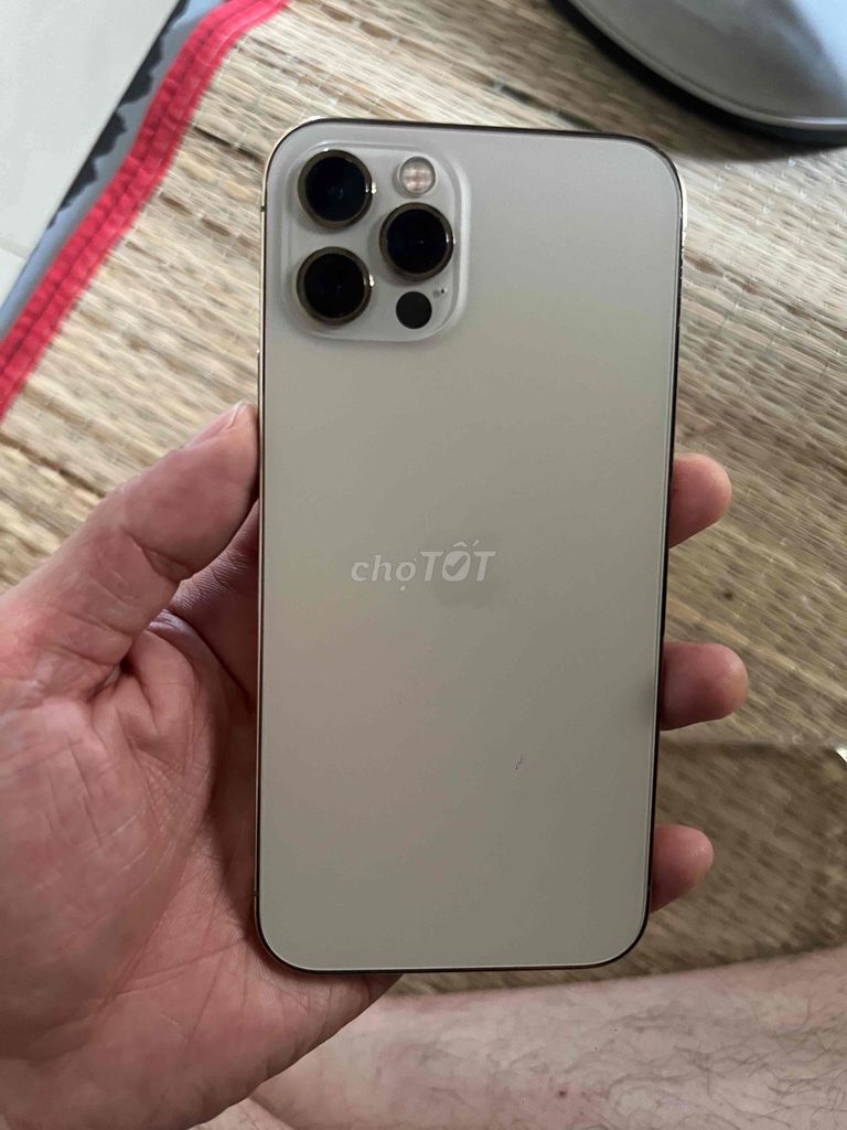 iPhone 12 Pro 128GB Vàng. Mua bán Điện thoại tại Quận 7 Tp Hồ Chí Minh được đăng bởi Cún Đzaiii hình 1