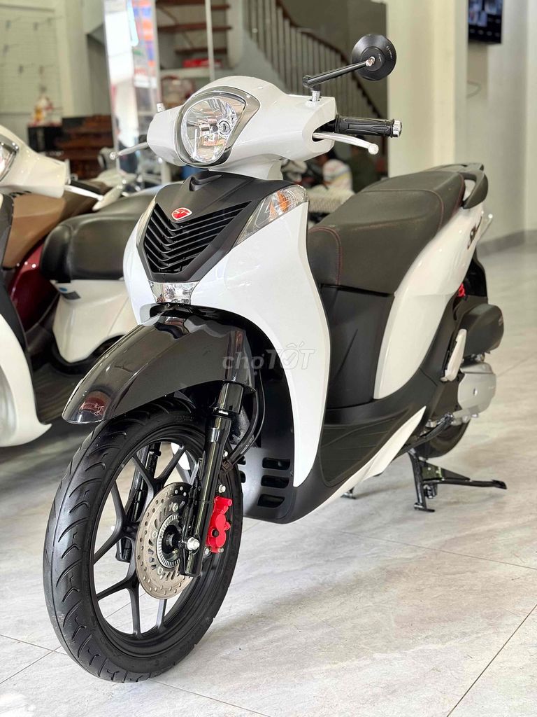 Sh Mode 219 Abs Trắng đen keng. Mua bán Xe máy tại Thành phố Buôn Ma Thuột Đắk Lắk được đăng bởi Nguyễn hoàng Anh hình 1