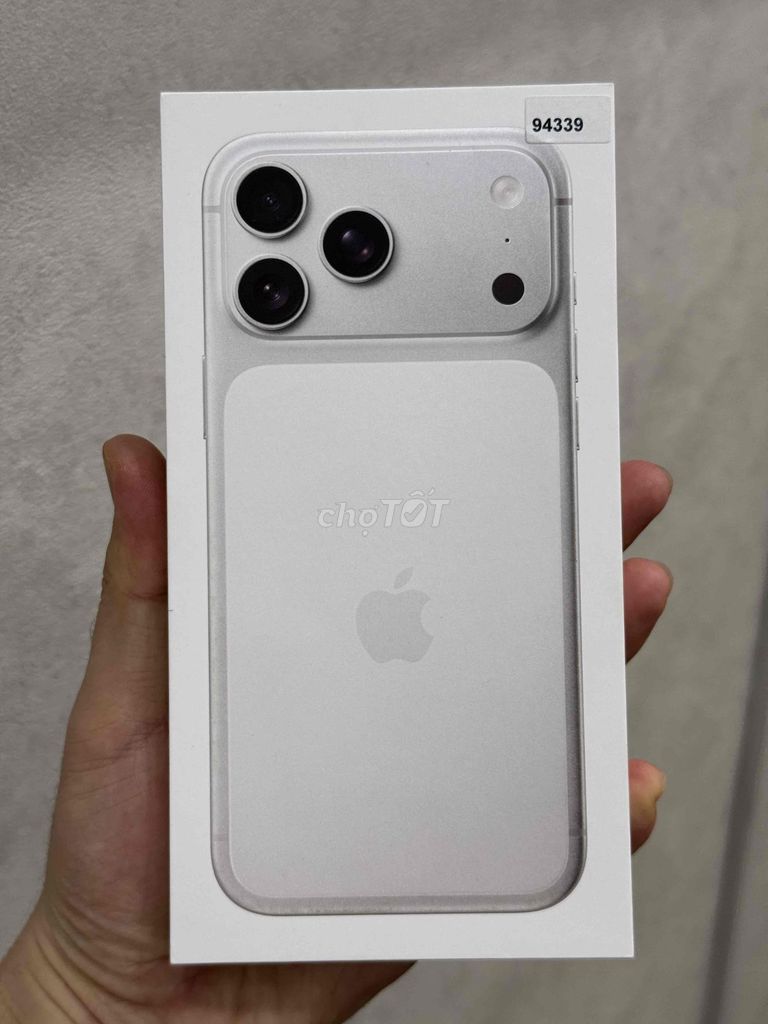 iPhone 17 Pro Max 256GB Bạc máy mới 100%. Mua bán Điện thoại tại Thành phố Buôn Ma Thuột Đắk Lắk được đăng bởi Nguyễn Hoàng hình 1