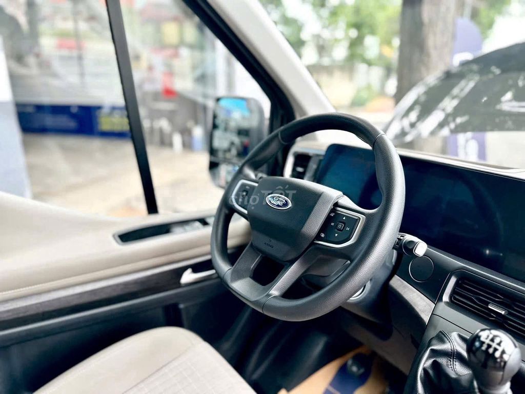 𝐓𝐑𝐀𝐍𝐒𝐈𝐓 𝟏𝟖 𝐂𝐇𝐎̂̃ - Đ𝐄𝐍 𝐓𝐑𝐀̆́𝐍𝐆 𝐁𝐀̣𝐂 𝐇𝐎̂̀ 𝐒𝐎̛ 𝐒𝐀̆̀𝐍. Mua bán Ô tô tại Quận 3 Tp Hồ Chí Minh được đăng bởi QUỐC TRUNG FORD hình 5