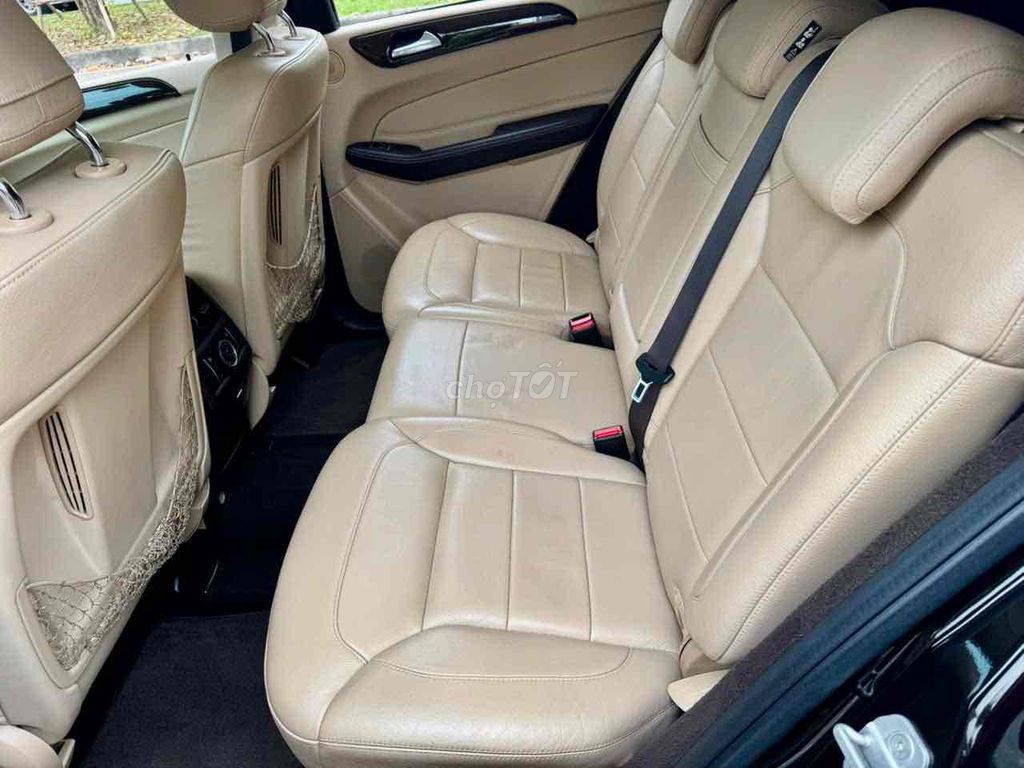 Mercedes Benz GLE 400 4Matic đen/kem 2016. Mua bán Ô tô tại Quận Long Biên Hà Nội được đăng bởi Trang Gala hình 9