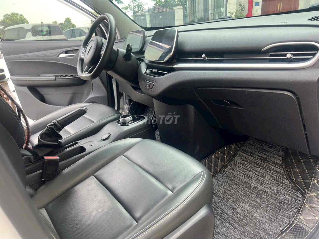 VinFast VF5 2025 белый электро