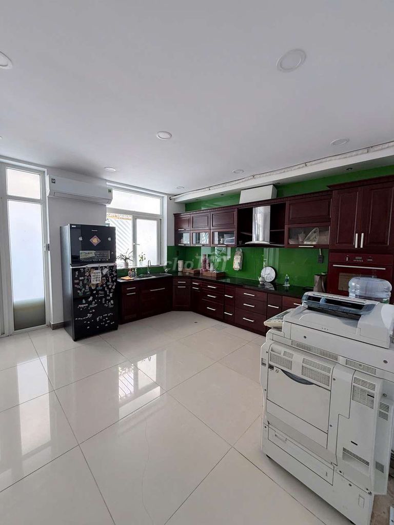 Вилла 4 этажа, 5 спален, 7х20м, фасад улицы 40, Тан Фонг