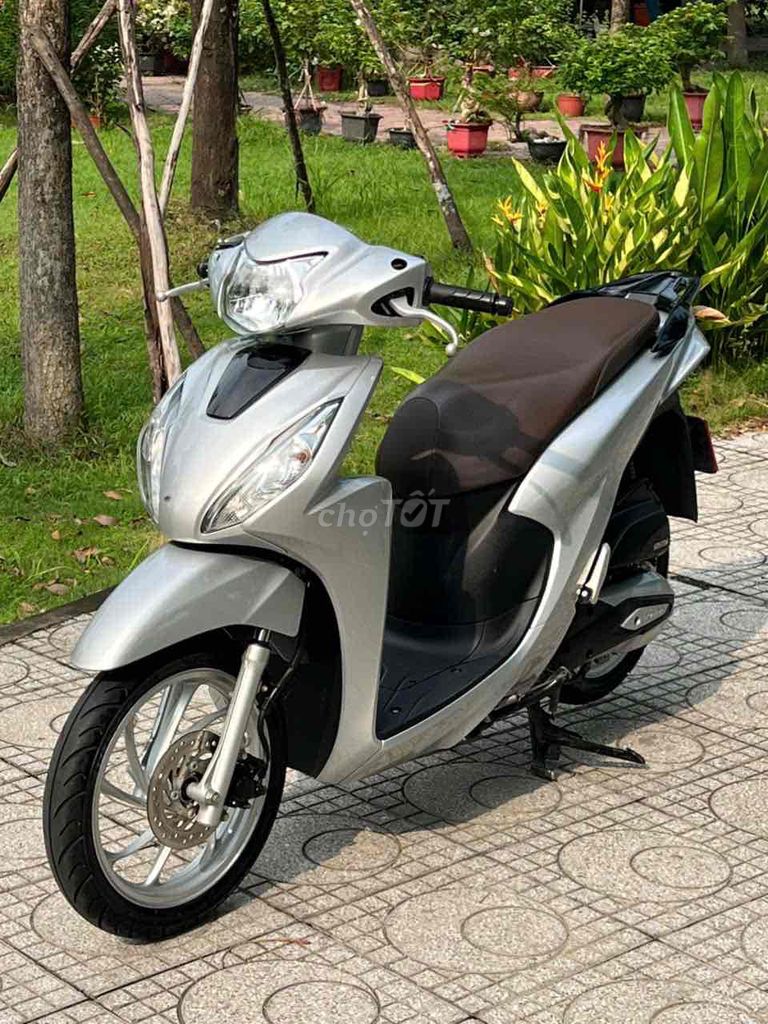 Серебряный плакат Honda Vision 2022