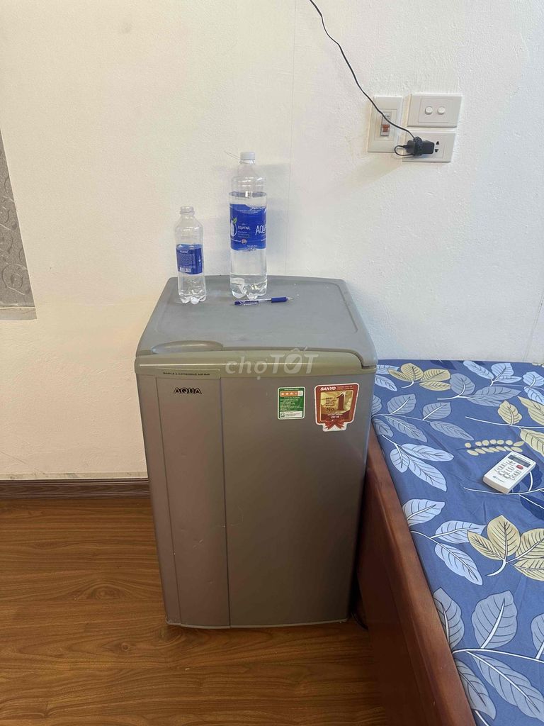 Tủ lạnh mini Aqua Xám. Mua bán Tủ lạnh tại Quận Đống Đa Hà Nội được đăng bởi Việt hình 1