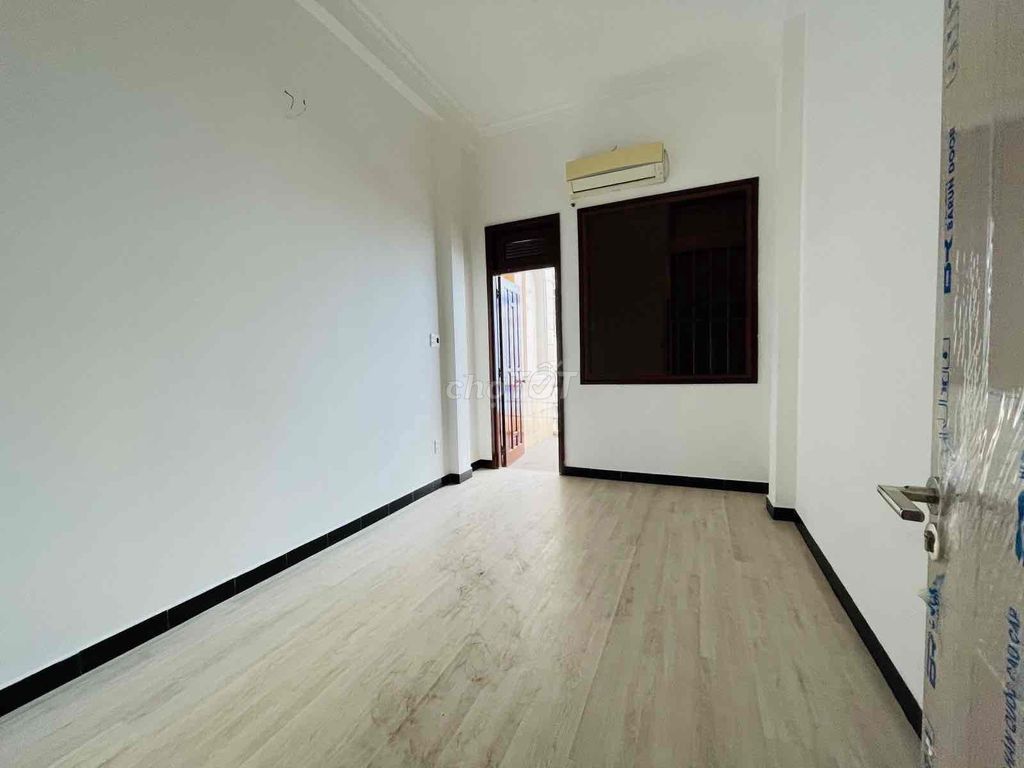 CÁCH 1 CĂN RA MẶT TIỀN NGUYỄN VĂN LƯỢNG-102M2-NGANG 7M-3TẦNG-7PN-11TY