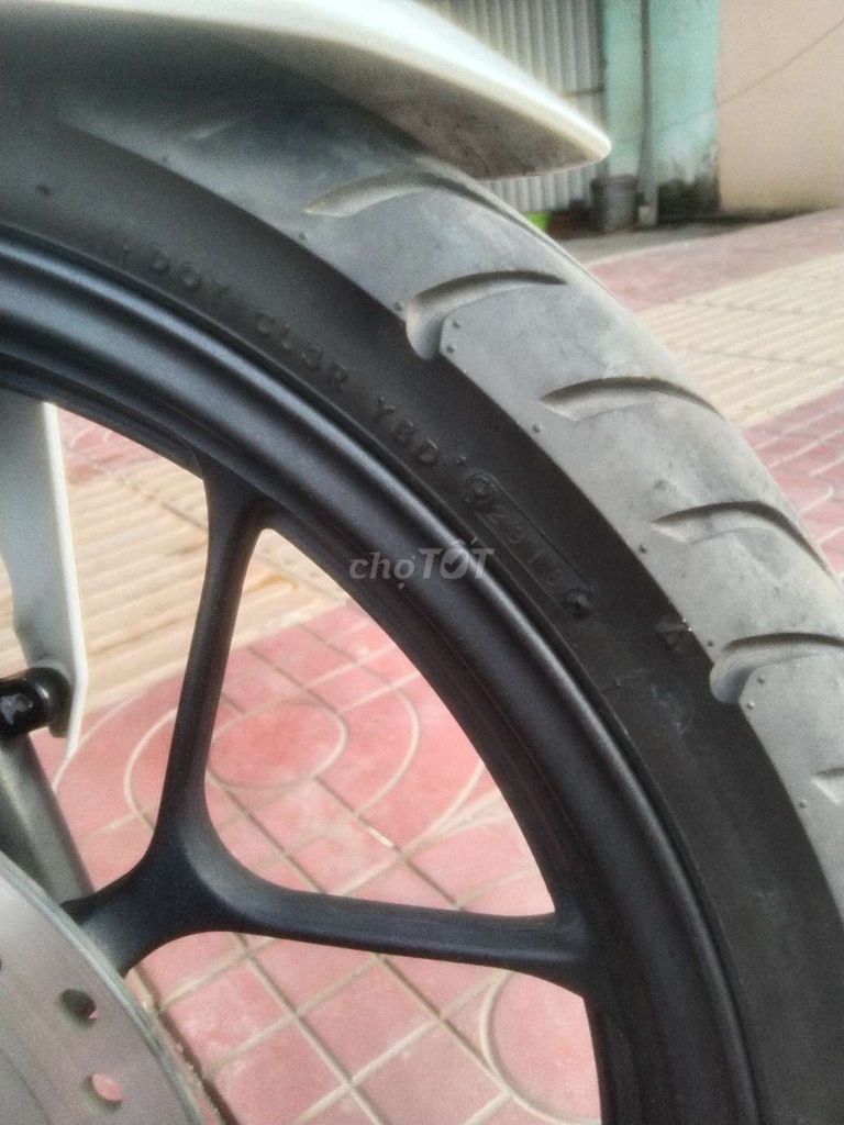 Xe còn đẹp lắm ae ơi zin từ đầu tới chân. Mua bán Xe máy tại Thành phố Vĩnh Long Vĩnh Long được đăng bởi At Tt hình 5