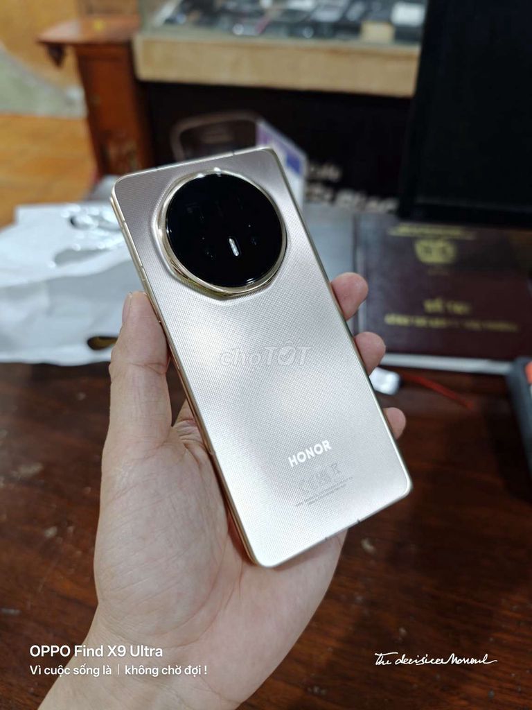 Honor Magic V6 512GB Gold Quốc tế lướt keng. Mua bán Điện thoại tại Thành phố Thủ Dầu Một Bình Dương được đăng bởi Việt Phê hình 1