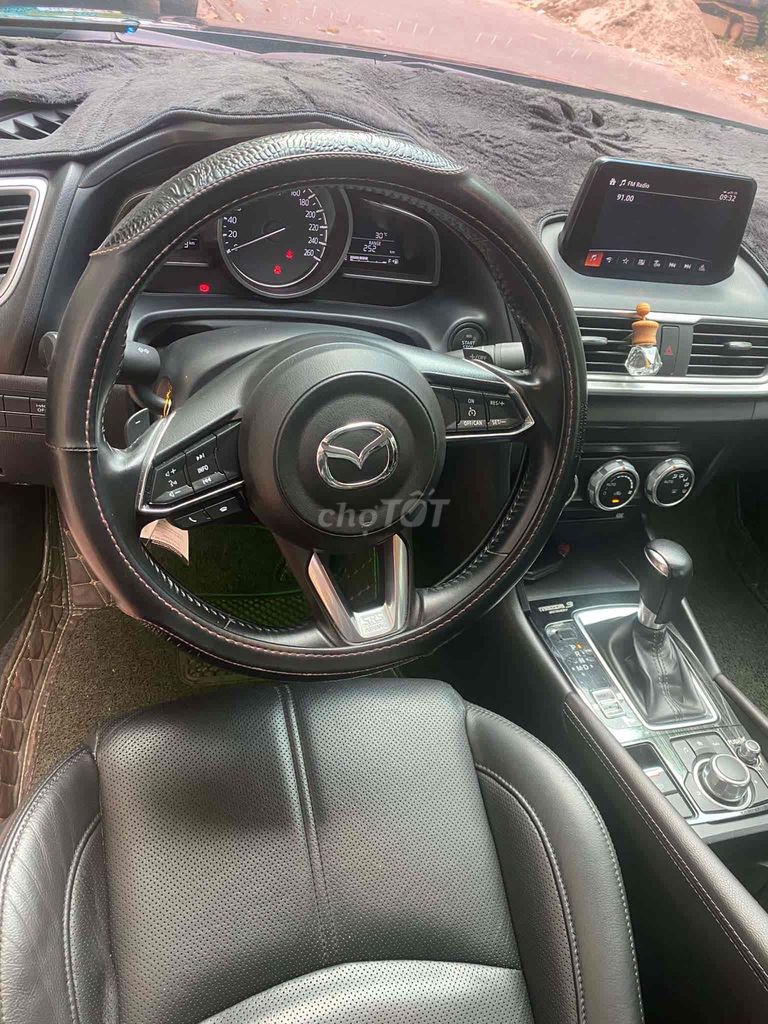 Mazda Mazda3 2019 синий 120 тыс. км