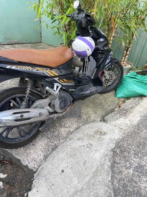 Suzuki Hayate 125 màu đen nâu thiếu tiền phòng tro. Mua bán Xe máy tại Huyện Hóc Môn Tp Hồ Chí Minh được đăng bởi Phạm Đại