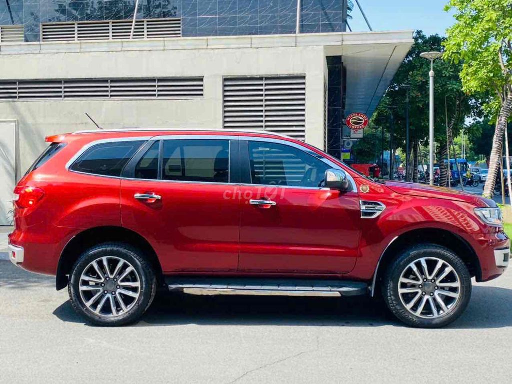 Ford Everest 2019 Titanium 2 cầu - 71600 km